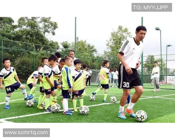 足球明星的妻子们展现歌唱才华引发热议与关注